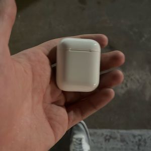 AirPod generation 2
